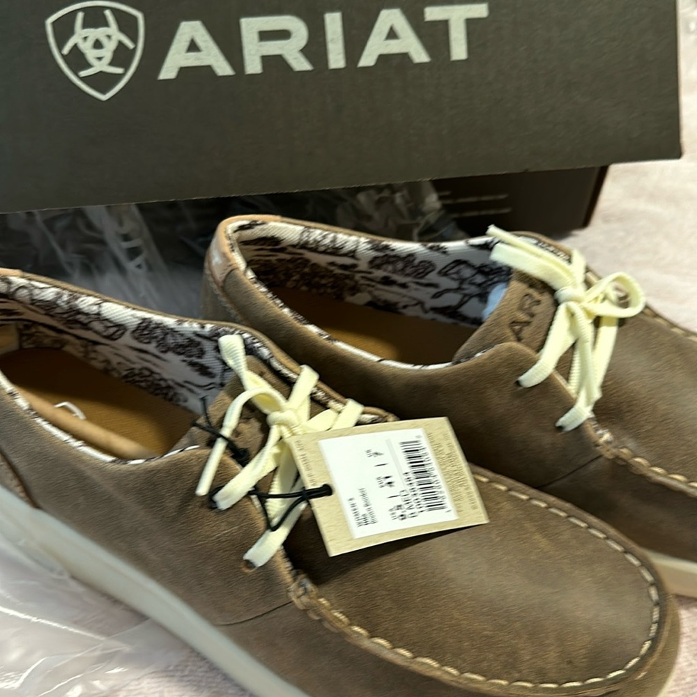 Women’s Hilo (brown) size 9.5